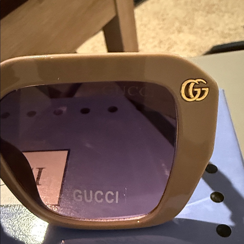 Fashion Gucci Tan Sunglasses - Picture 2 of 7